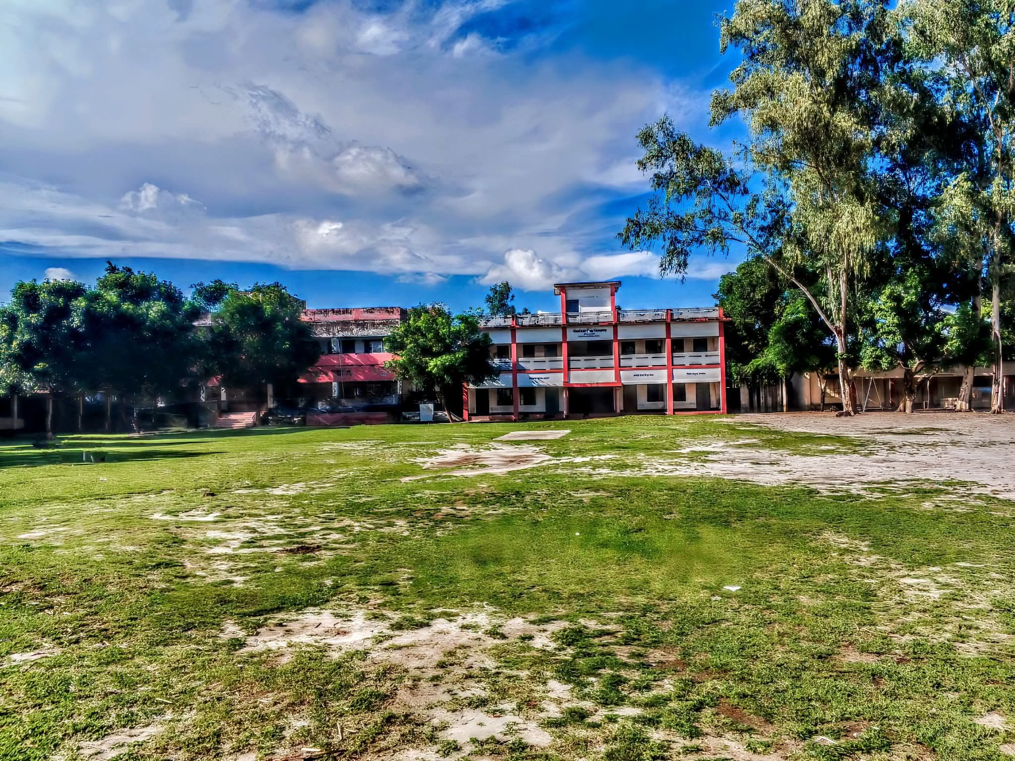 মাঠ